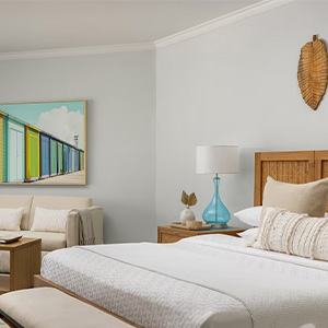 300x300RoyalBahamianroom